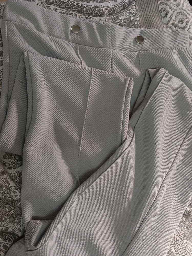 Stylish Gray Textured Pants
