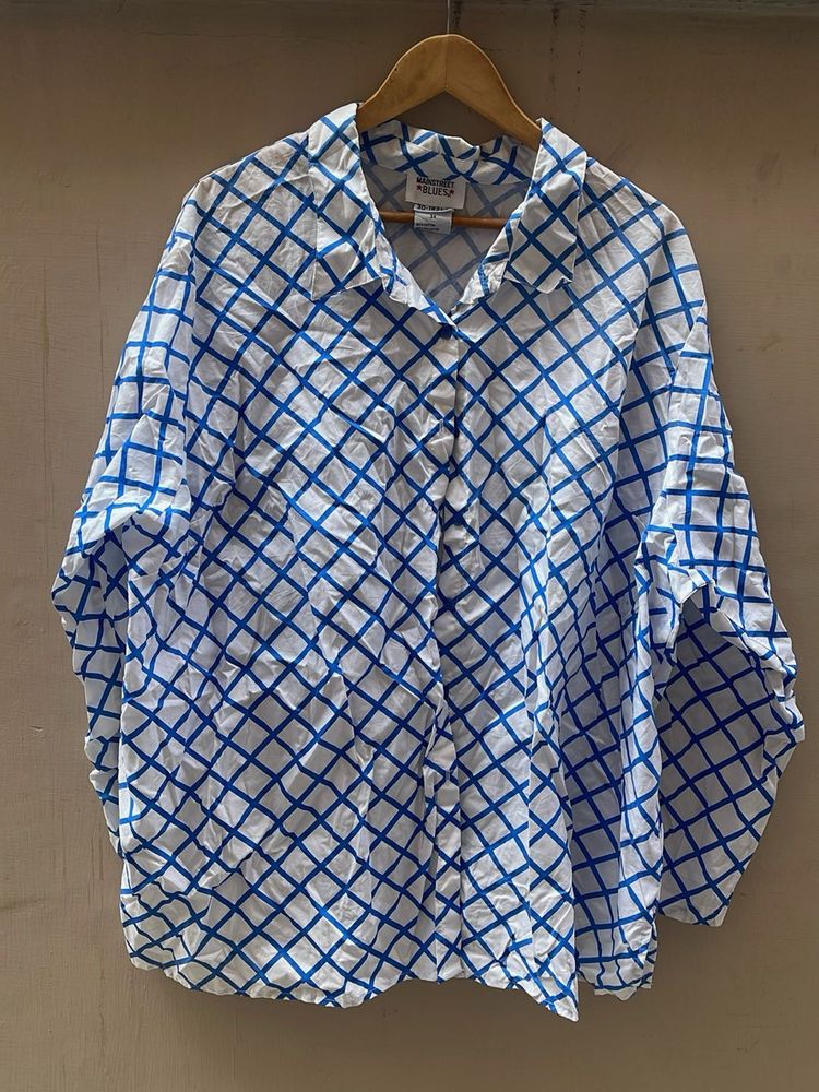 Chic Blue &amp; White Plaid Button-Up Shirt