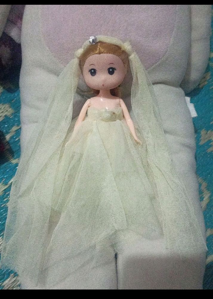 Confused And Dancing Doll Key Chain