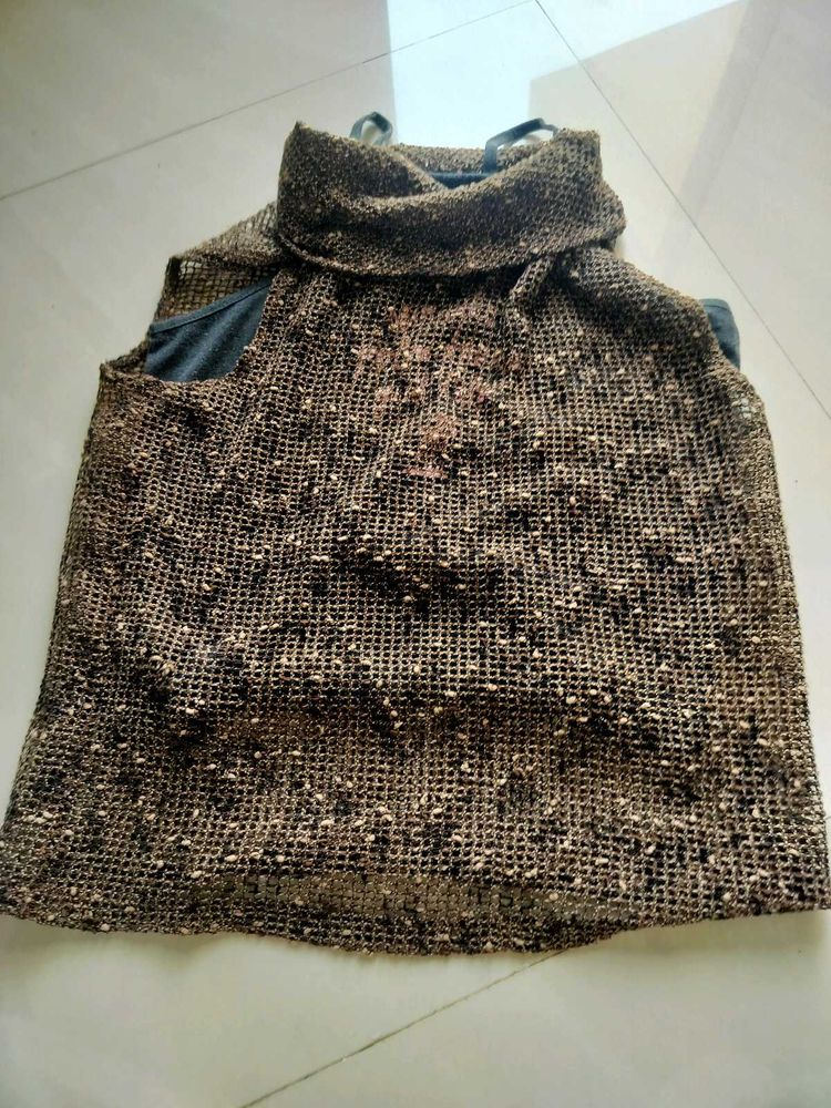 Stylish Turtleneck Sleeveless Top