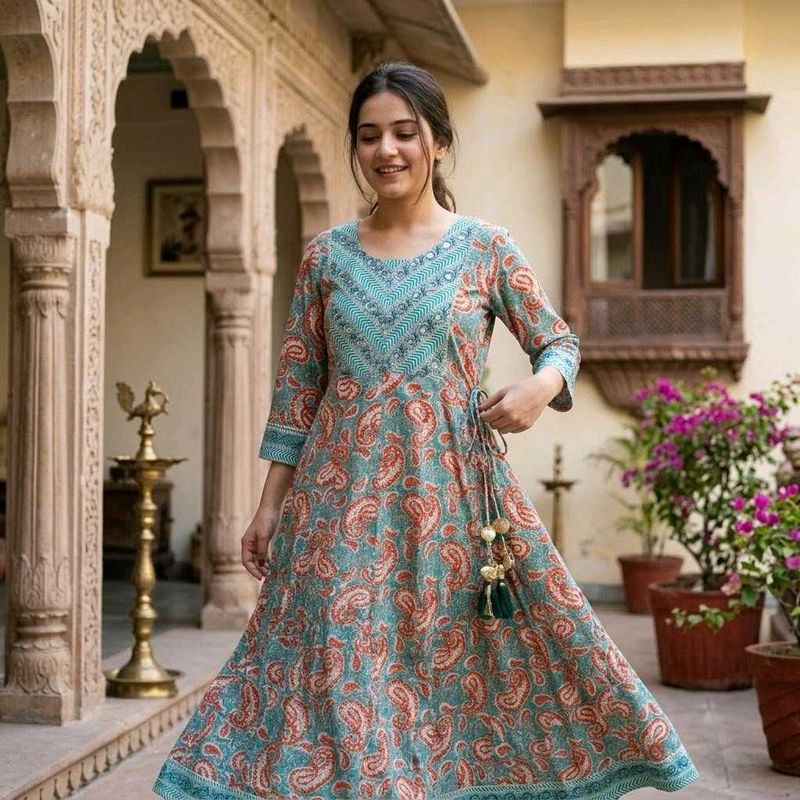 Beautiful Paisley Print anarkali
