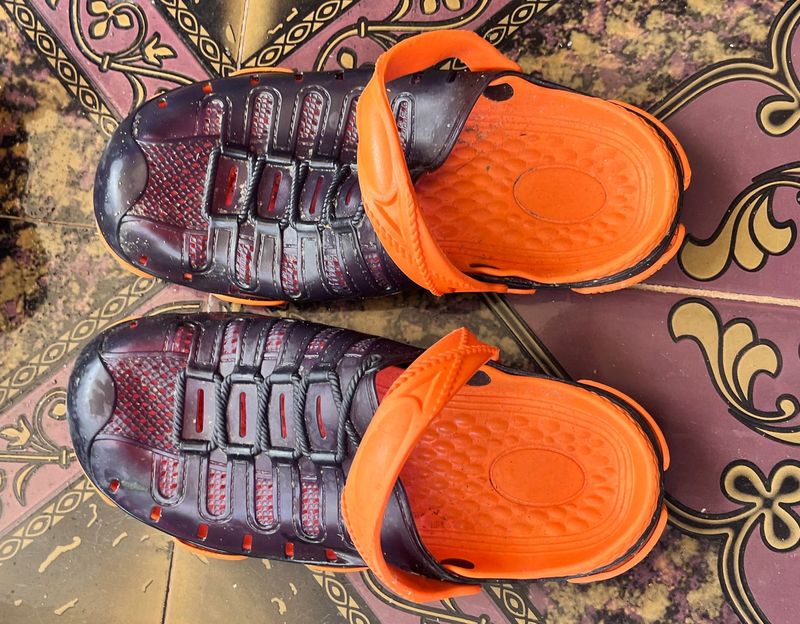 Orange &amp; Black Flip Flops in 10
