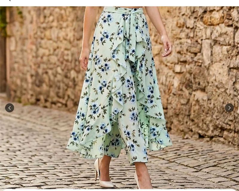 Skirt or Pant?Or both?😍
