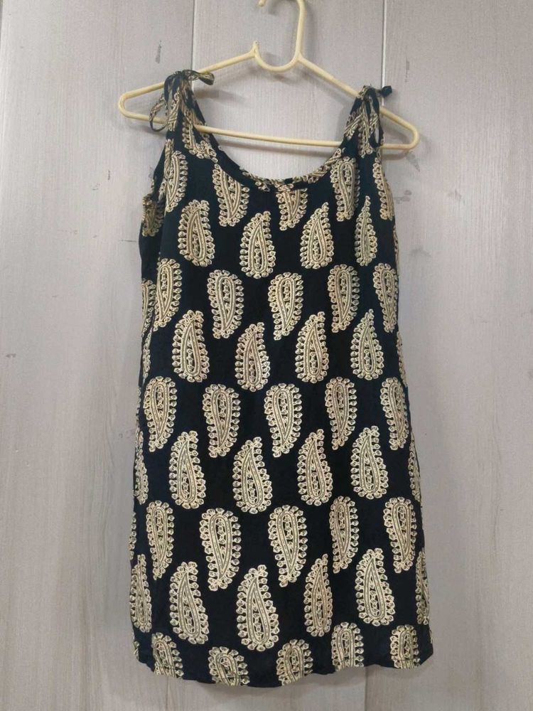 Stylish Black Paisley Print Kurta