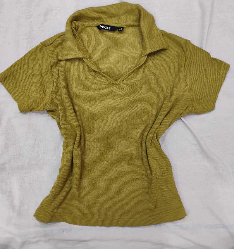 Ribbed Collared V-Neck crop Top