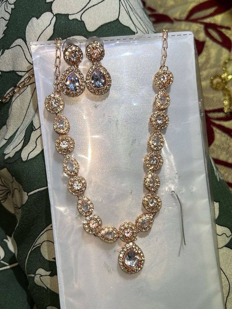 Stunning Rose Gold Necklace &amp; Earring Set