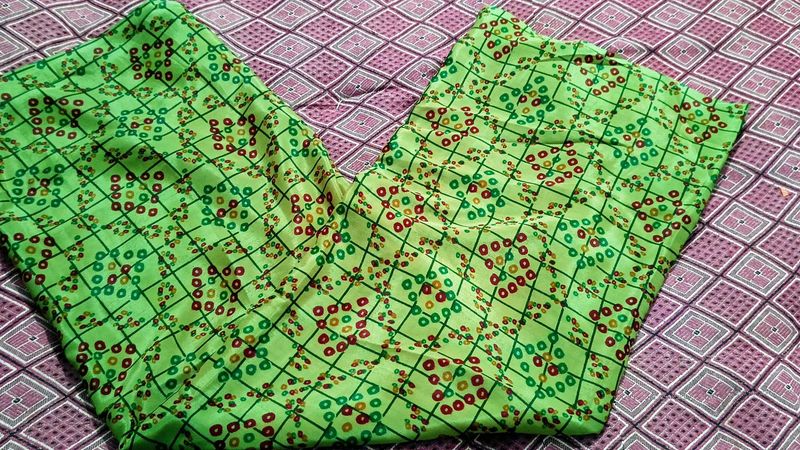 Vibrant Parrot Green Bandhani Print Saree