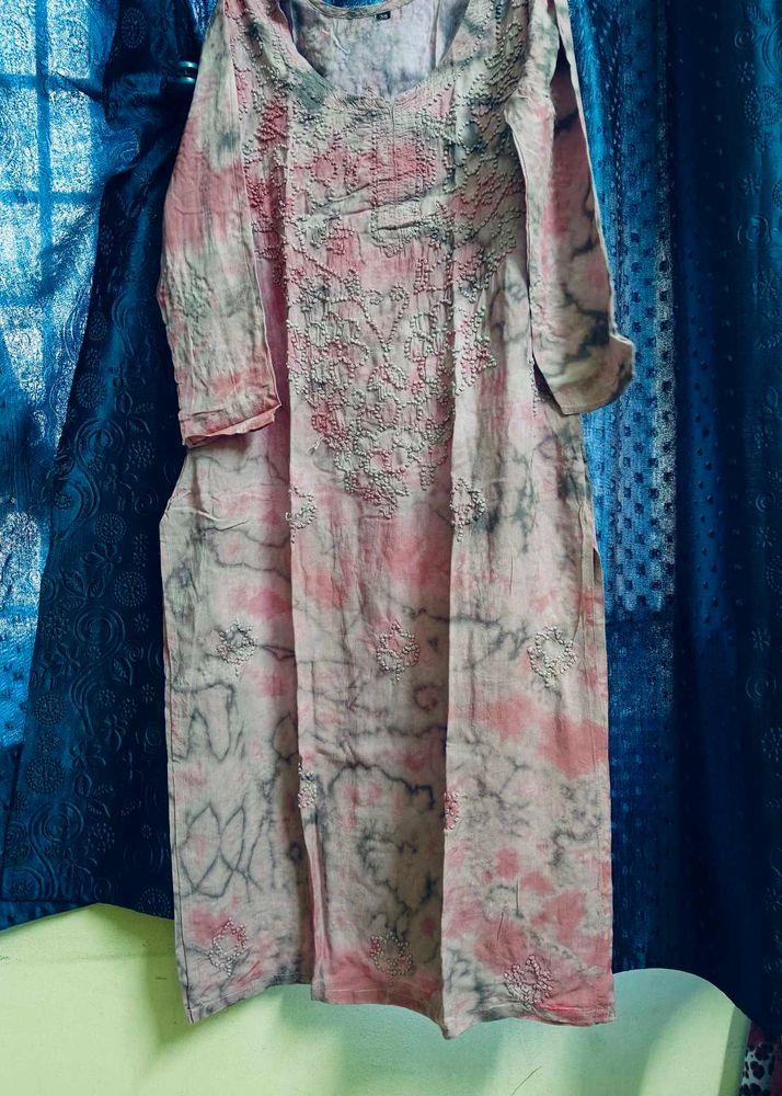 Elegant Embroidered Kurti