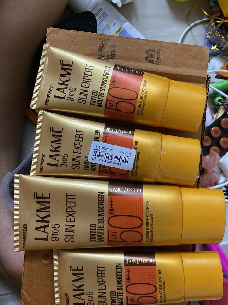 lakeme 9TO5 tinted matte sunscreen spf50++++