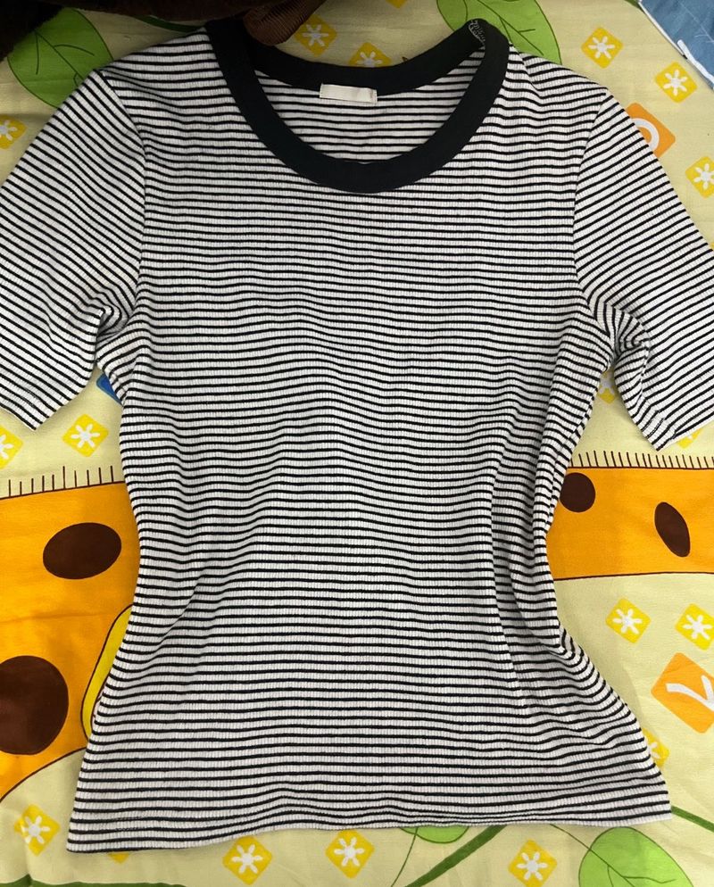 Classic black and white Striped  Top