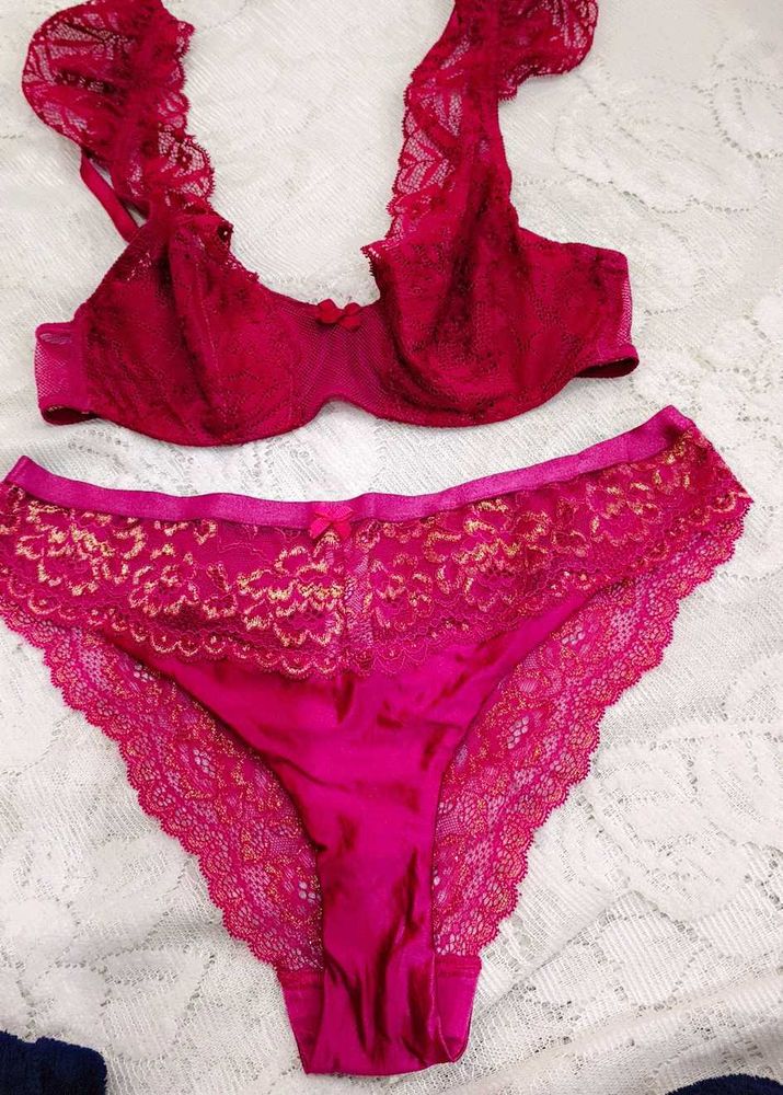 Lace Bra and Panty Set