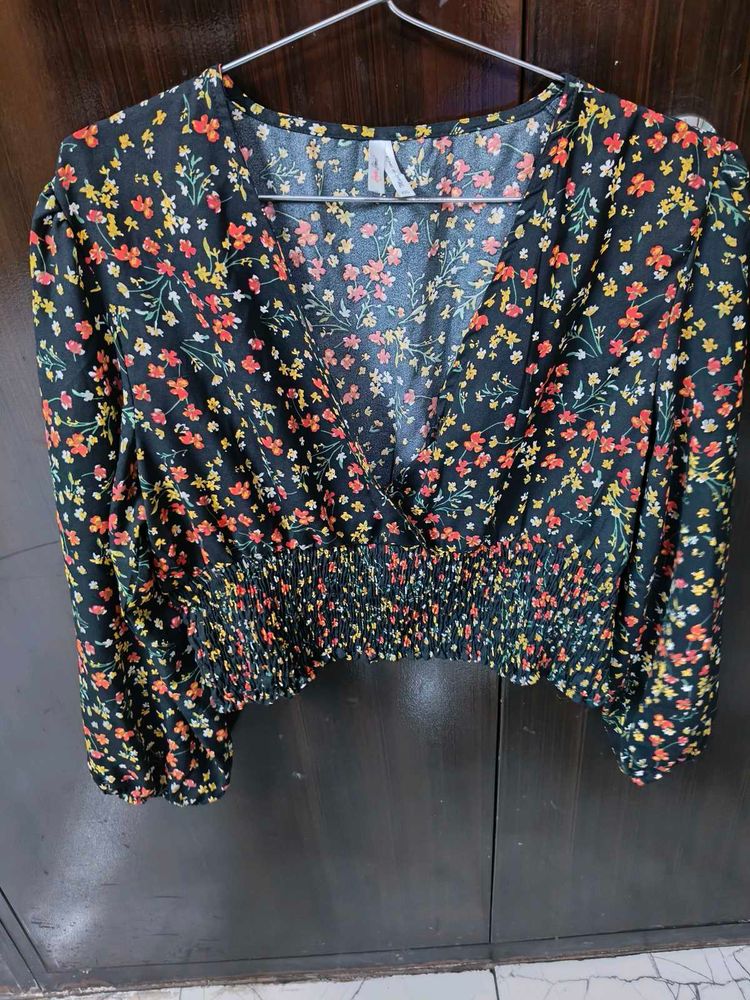 Chic Floral Print Crop Top