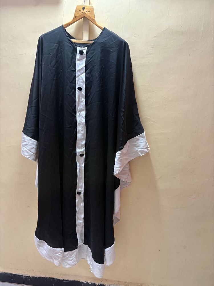 Elegant Black &amp; White Flowy imported abaya