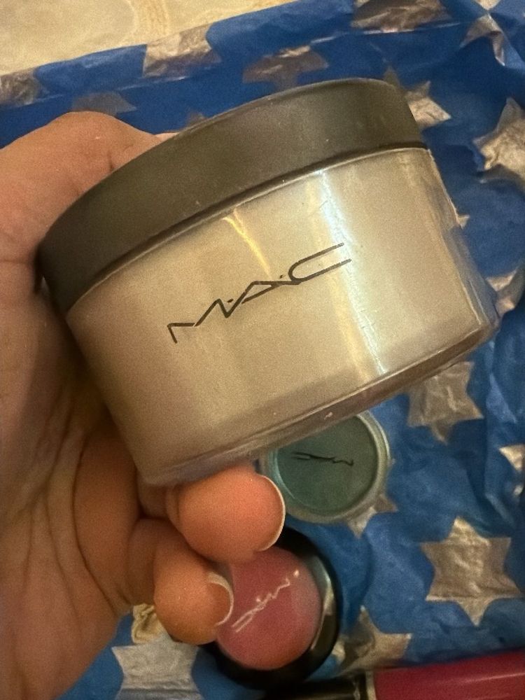 MAC loose powder