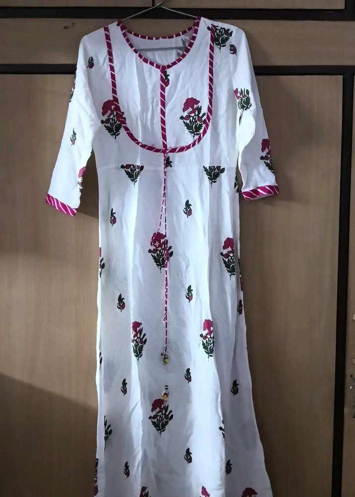 White Kurta with pink Floral Print🌸