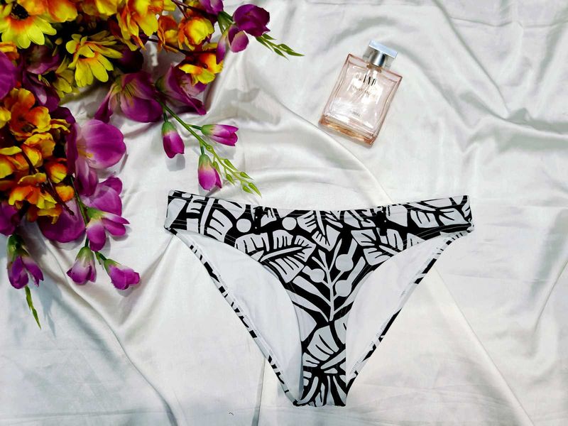 🇳🇿💫🎀Stylish Black &amp; White Bikini Bottom
