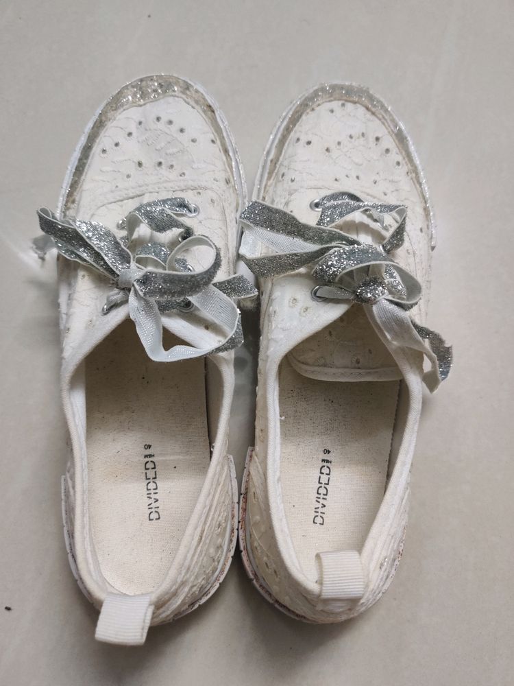 Customized H&amp;M White Lace Shoe