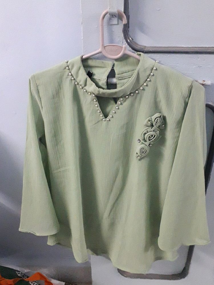 Top With Inner And Bow