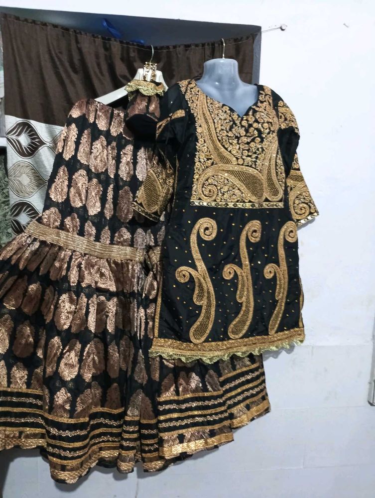 Designer Black &amp; Gold Lehenga Choli Set