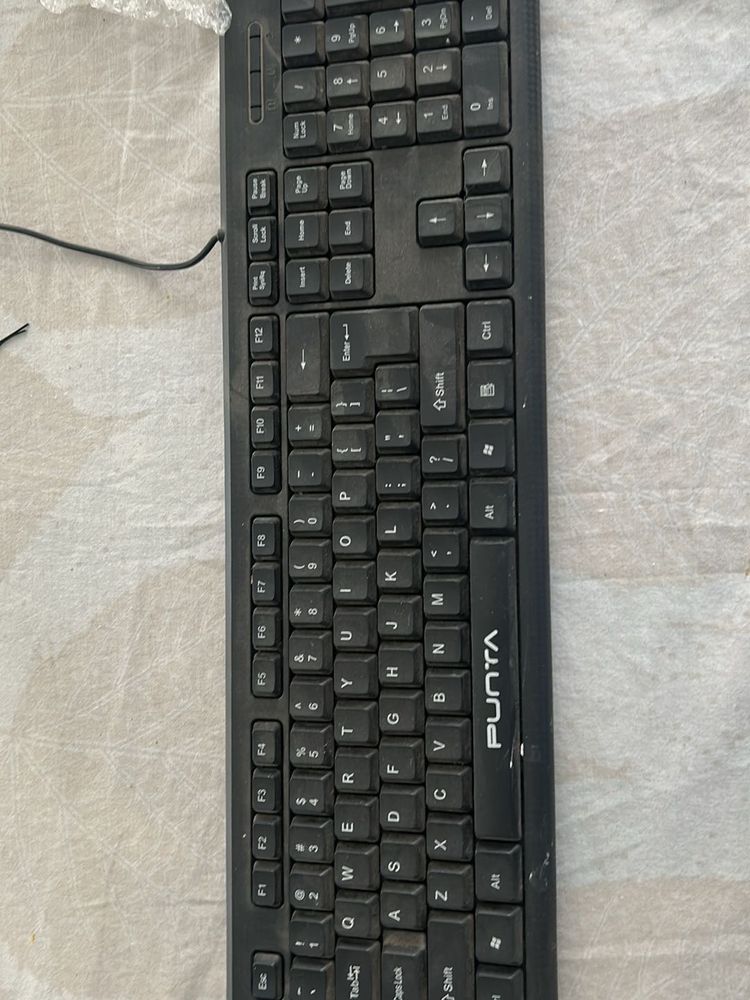 PUNTA Wired Keyboard