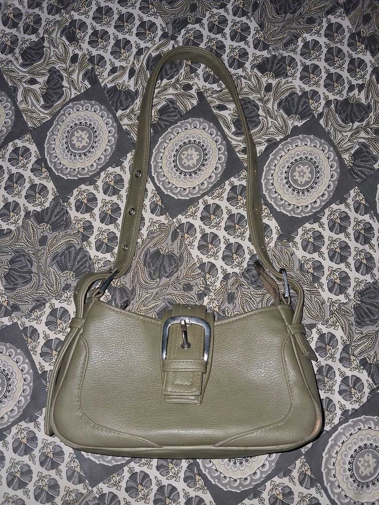 olive green Y2K aesthetic handbag 👜✨️