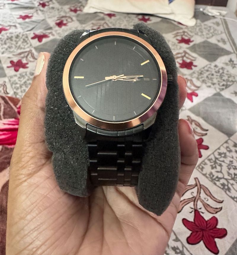 Stylish Black and Rose Gold Watch