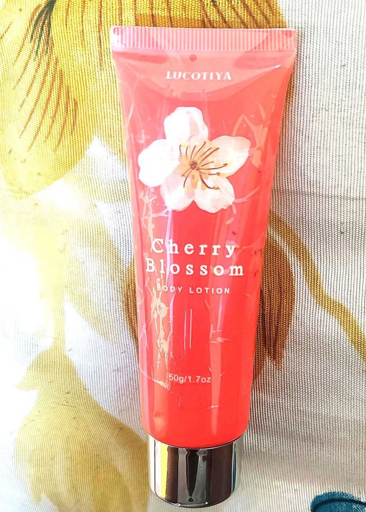 LUCOTIYA Cherry Blossom Body Lotion