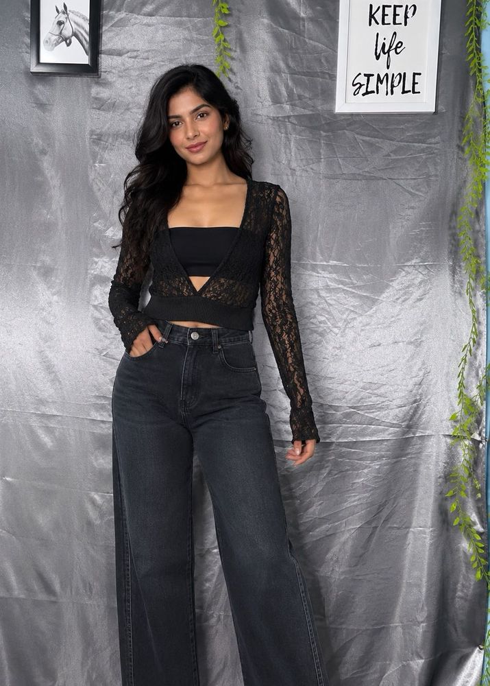 ZARA Black Lace V-Neck Long Sleeve Crop Top