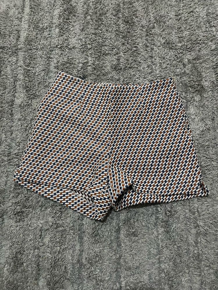 Zara high-waist houndstooth or patterned tailored