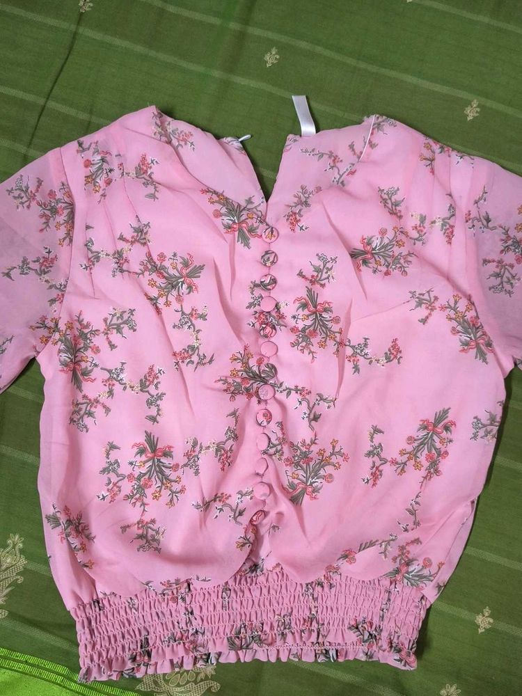 pink top
