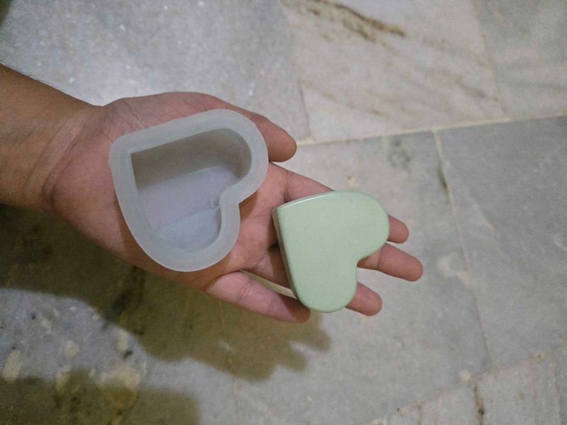 Photo Holder Heart-Shaped Silicone Mold