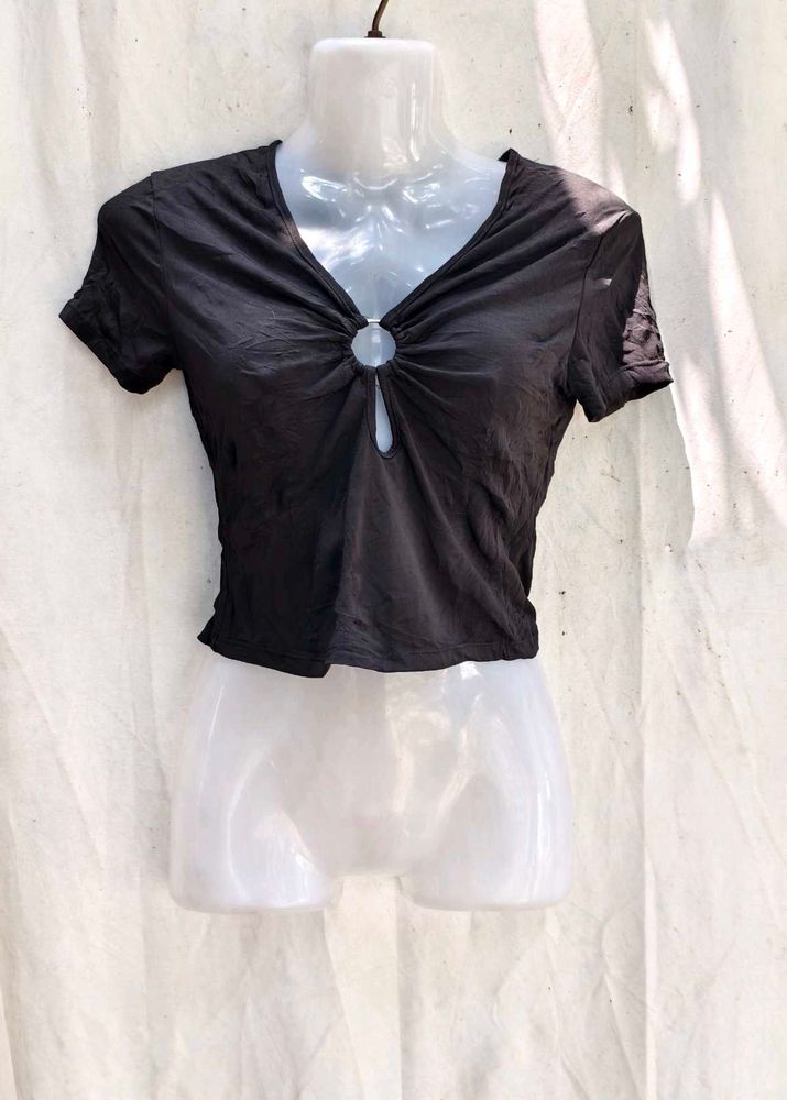 73209. Black Ring Detail V-Neck Top