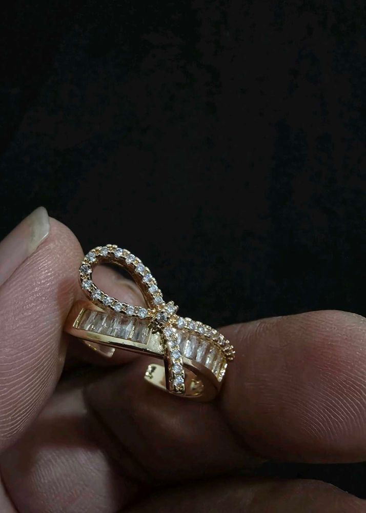 Sparkling Bow Design Ring
