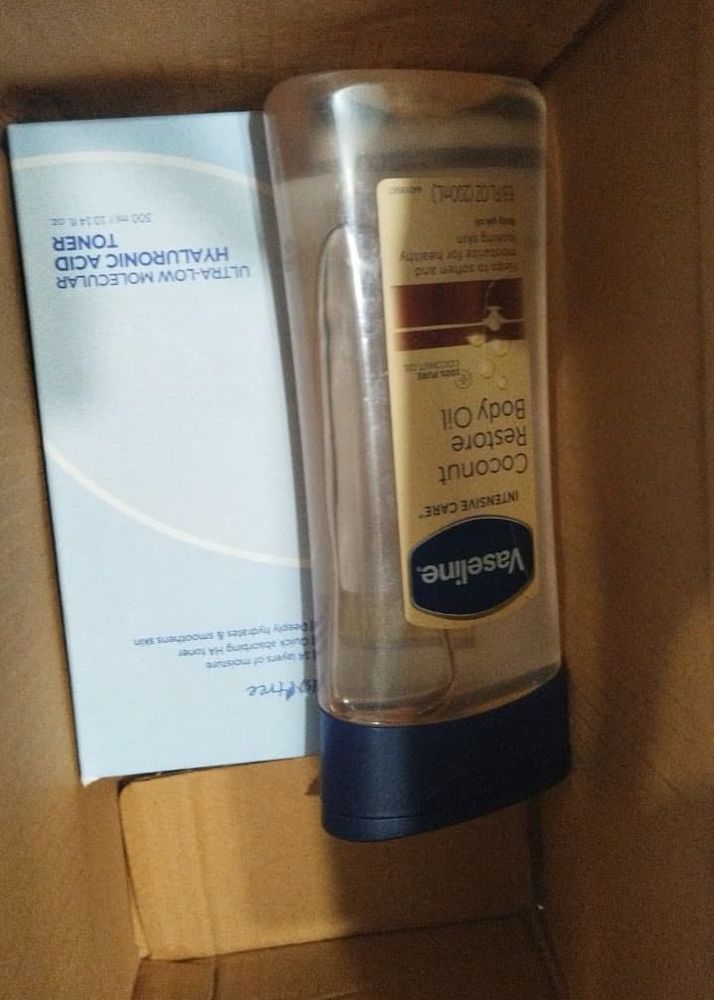 Vaseline Body Oil &amp; Hyaluronic Toner Set