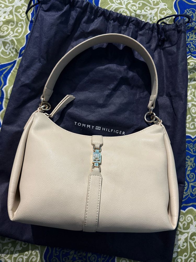Tommy Hilfiger Beige Shoulder Bag