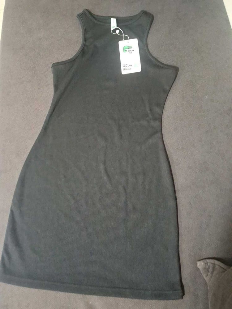 Black Sleeveless Bodycon Dress