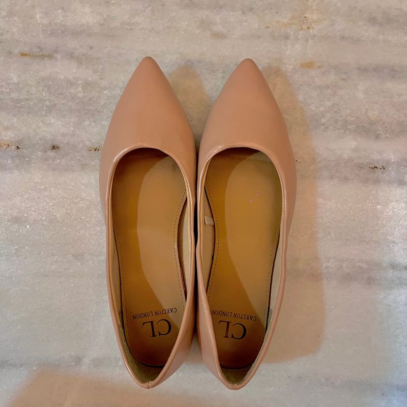 Nude Bellies/ballerinas By Carlton London Size UK7