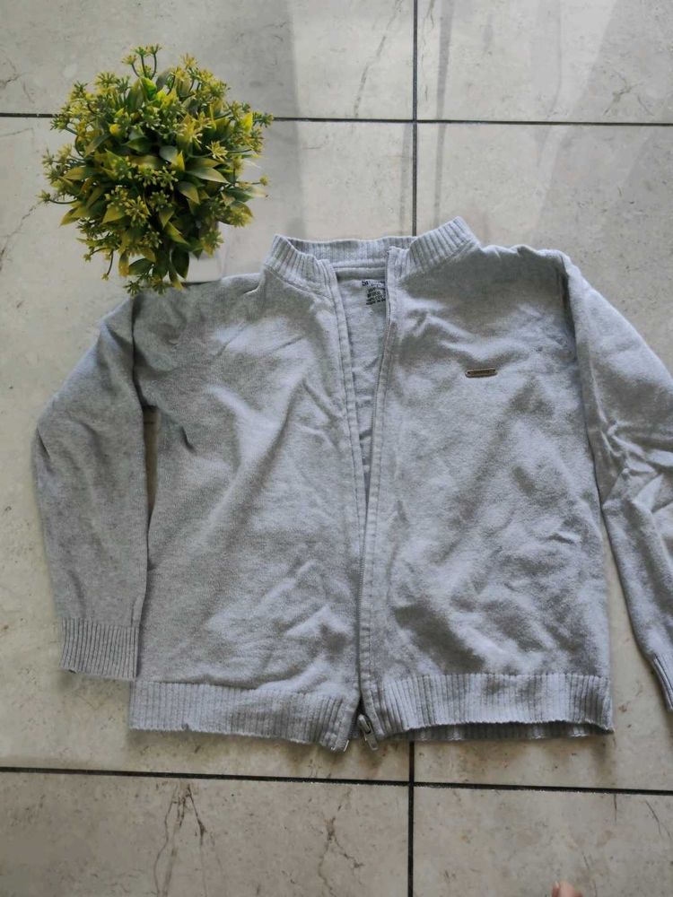 Less Used Sweatshirt In good Condition