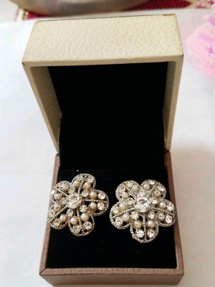 Sparkling Flower Stud Earrings