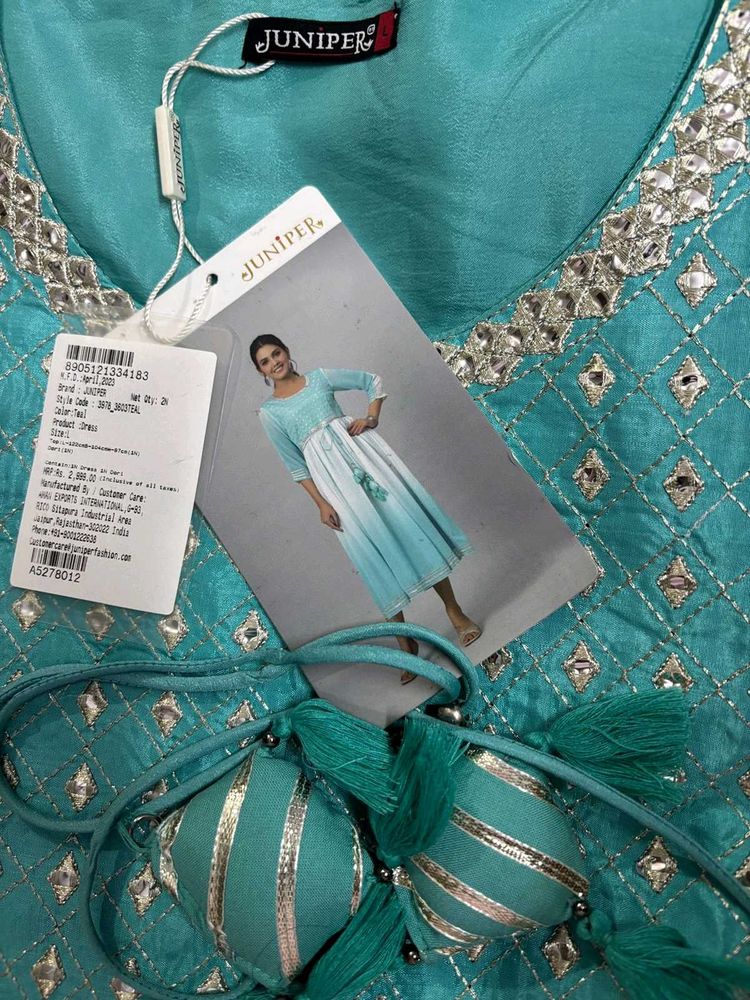 Free delivery | Dress by juniper