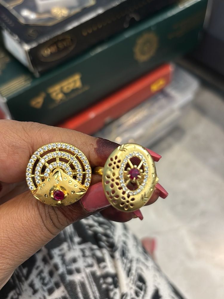 set of 2 Exquisite Gold &amp; Diamond Rings
