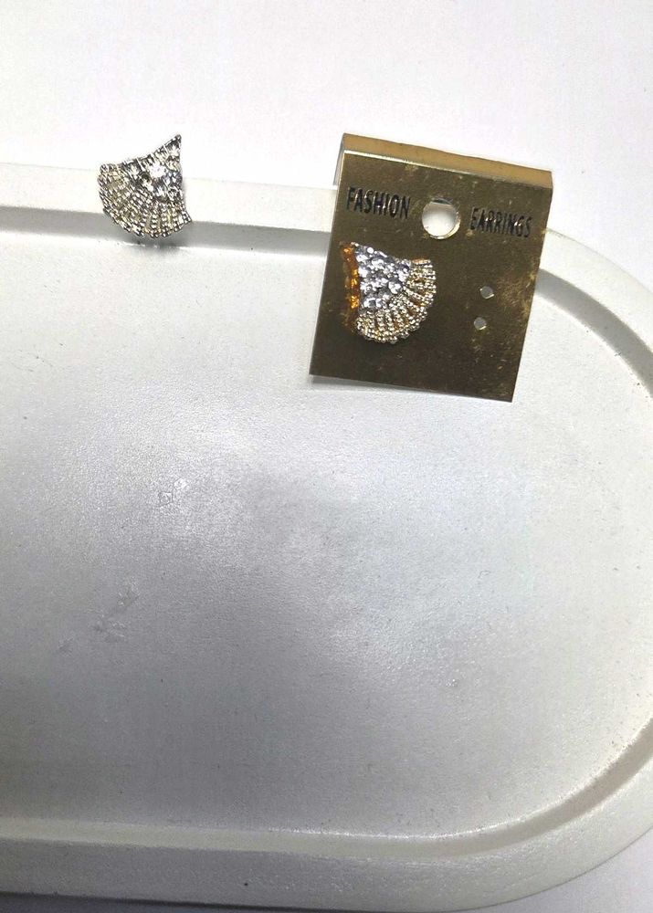 Sparkling Fan-Shaped Stud Earrings