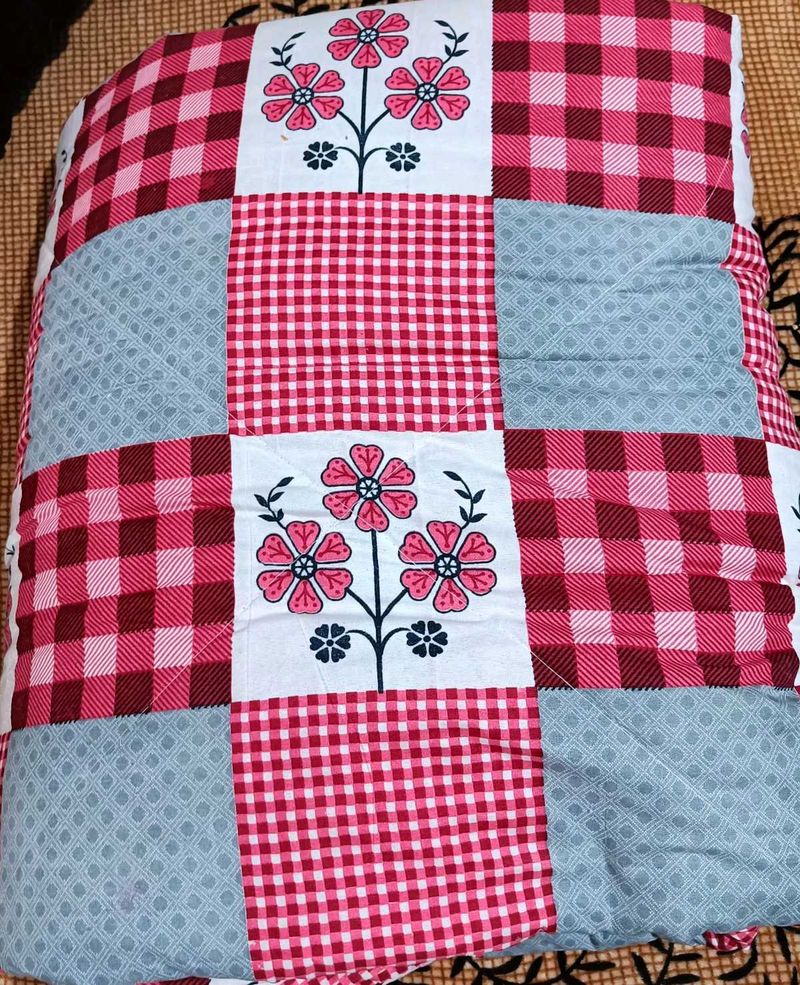Beautiful Red Grey' AC' Comforter❤️🩶