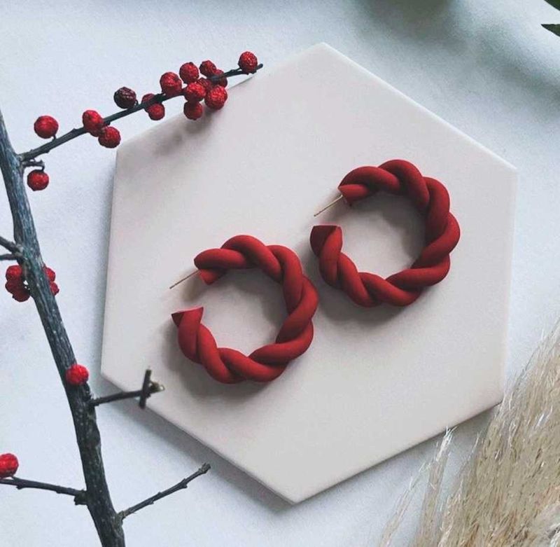 Bold Twisted Hoop Earrings - 1 Pair
