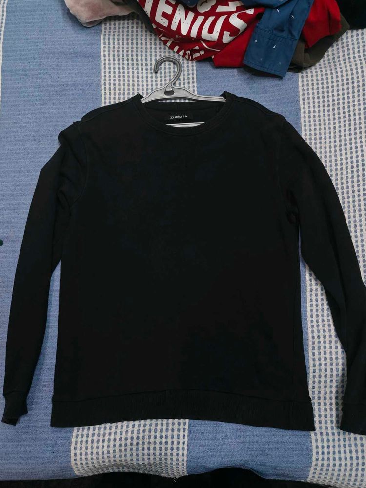 Classic Black Long-Sleeve T-Shirt