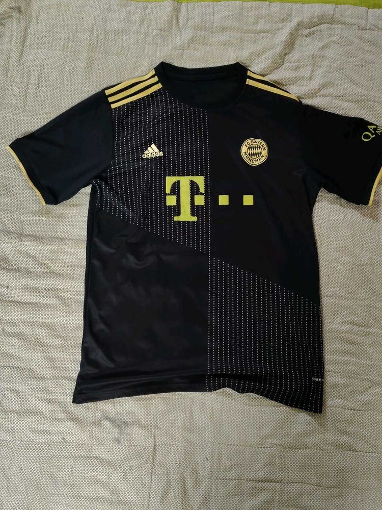 Bayern Munich jersey black golden