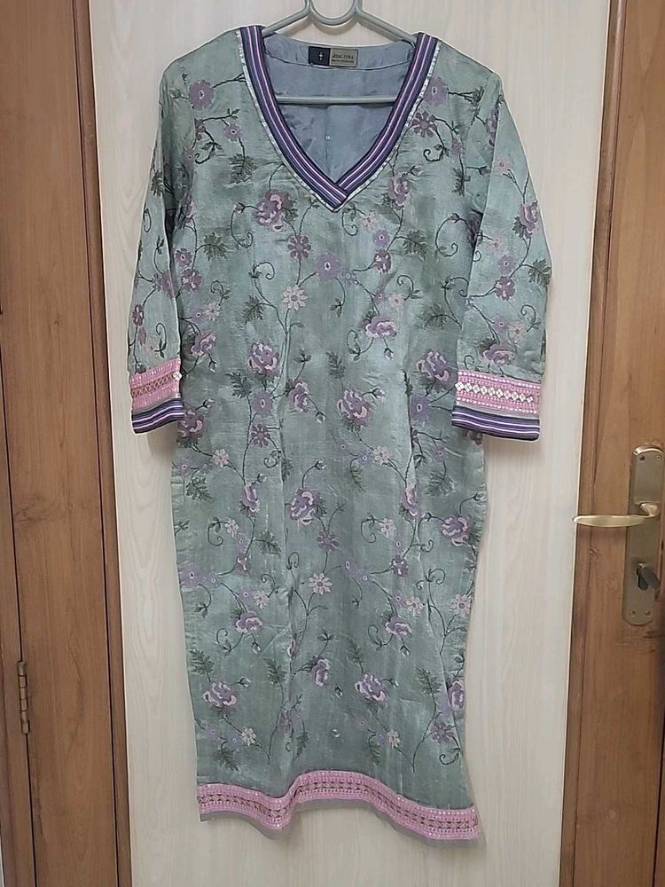 Elegant Floral Print Kurta