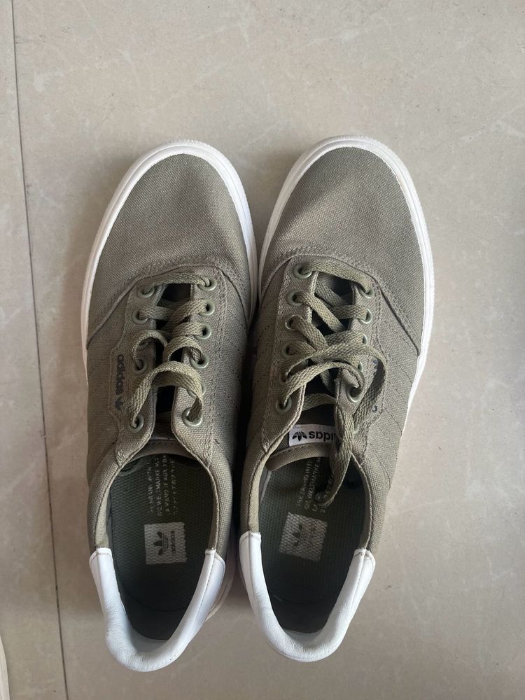 Adidas Seeley Casual Sneakers