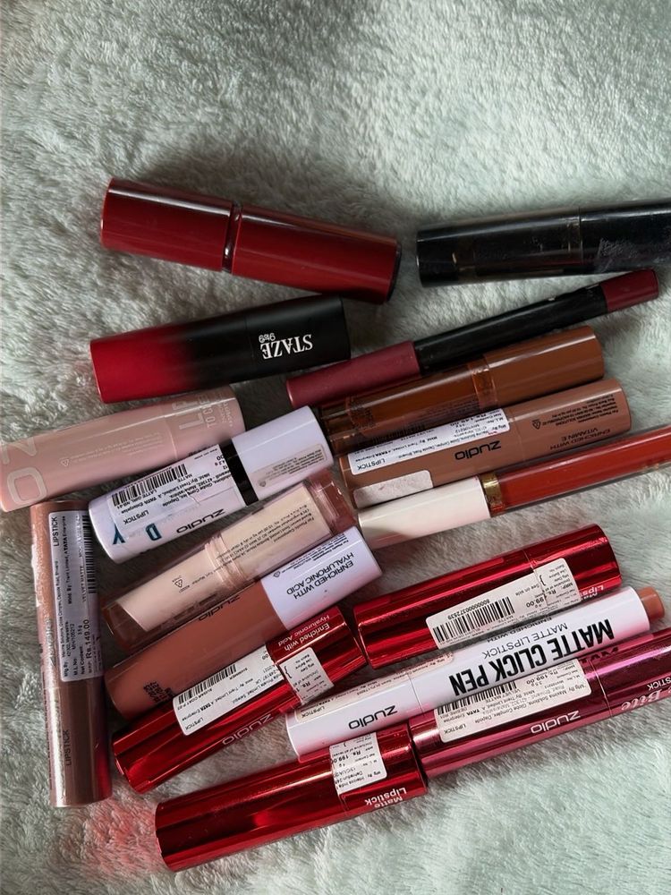 Collection of 17 Lipsticks