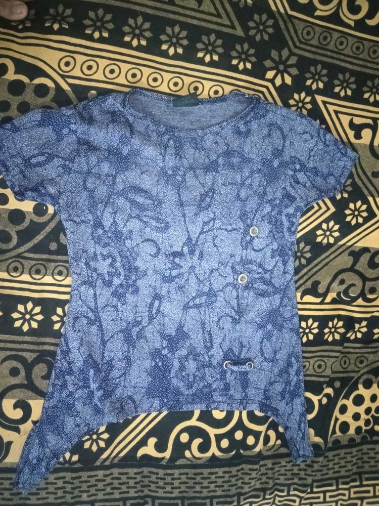fitted navy blue top